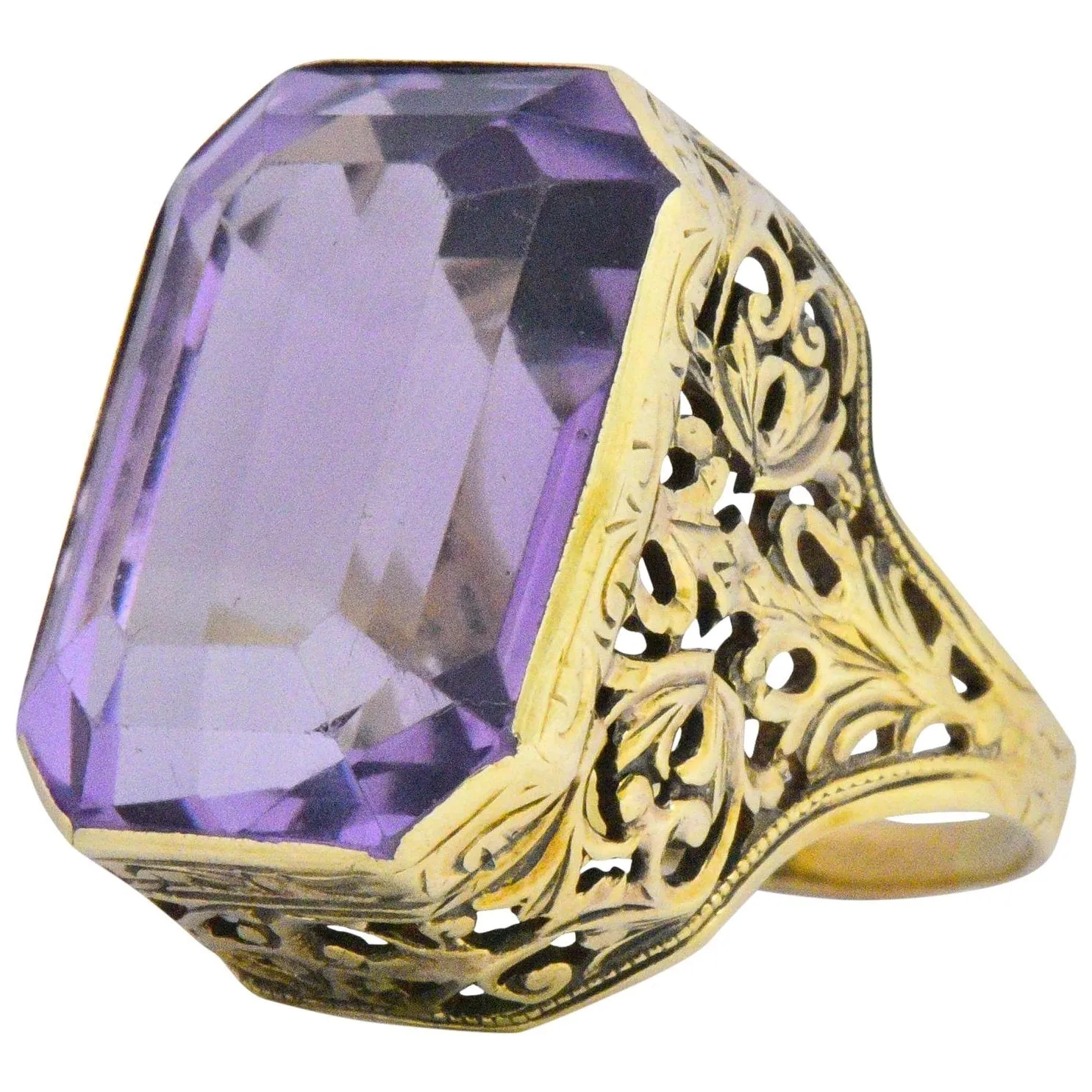 Art Nouveau 14.00 Carat Amethyst And 18 Karat Gold Cocktail Ring