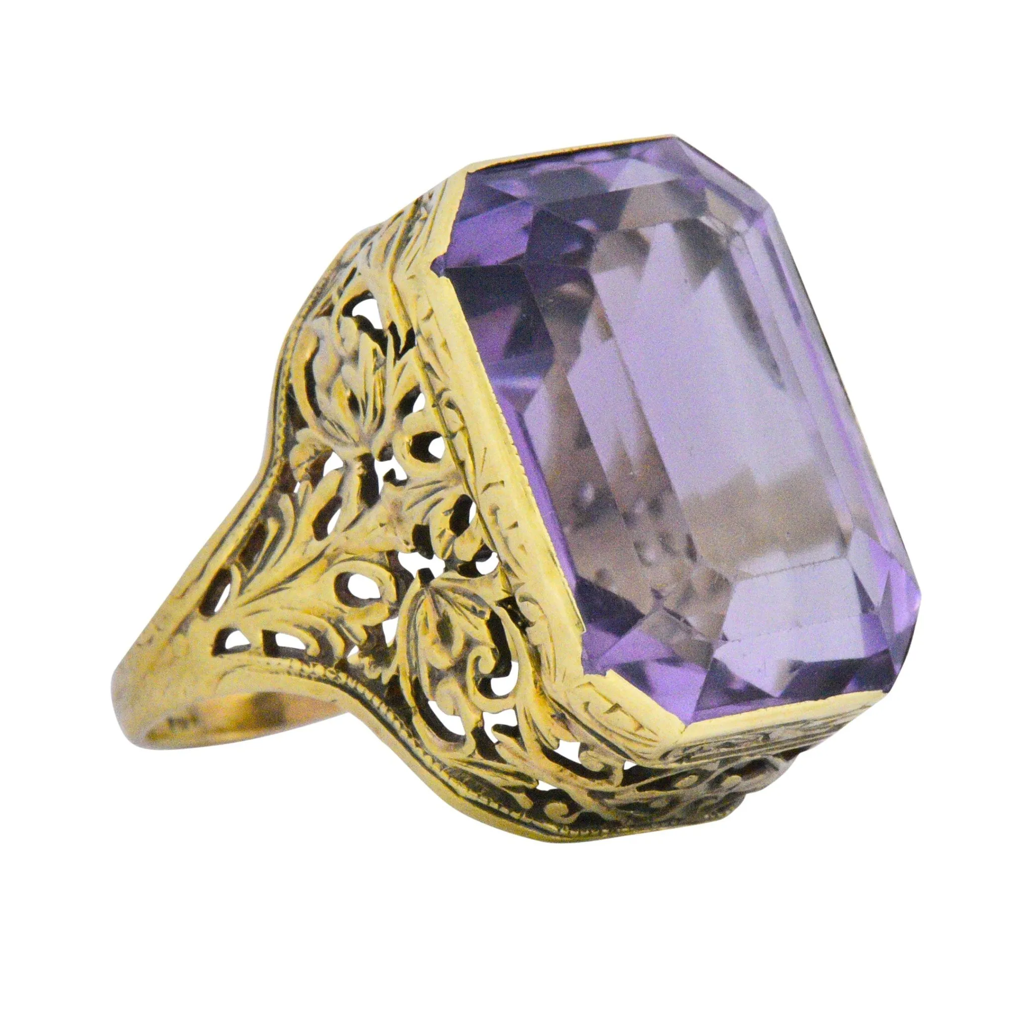 Art Nouveau 14.00 Carat Amethyst And 18 Karat Gold Cocktail Ring