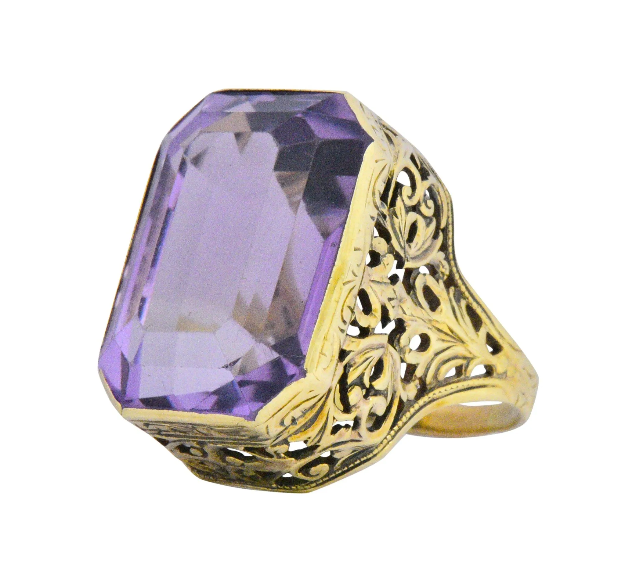 Art Nouveau 14.00 Carat Amethyst And 18 Karat Gold Cocktail Ring