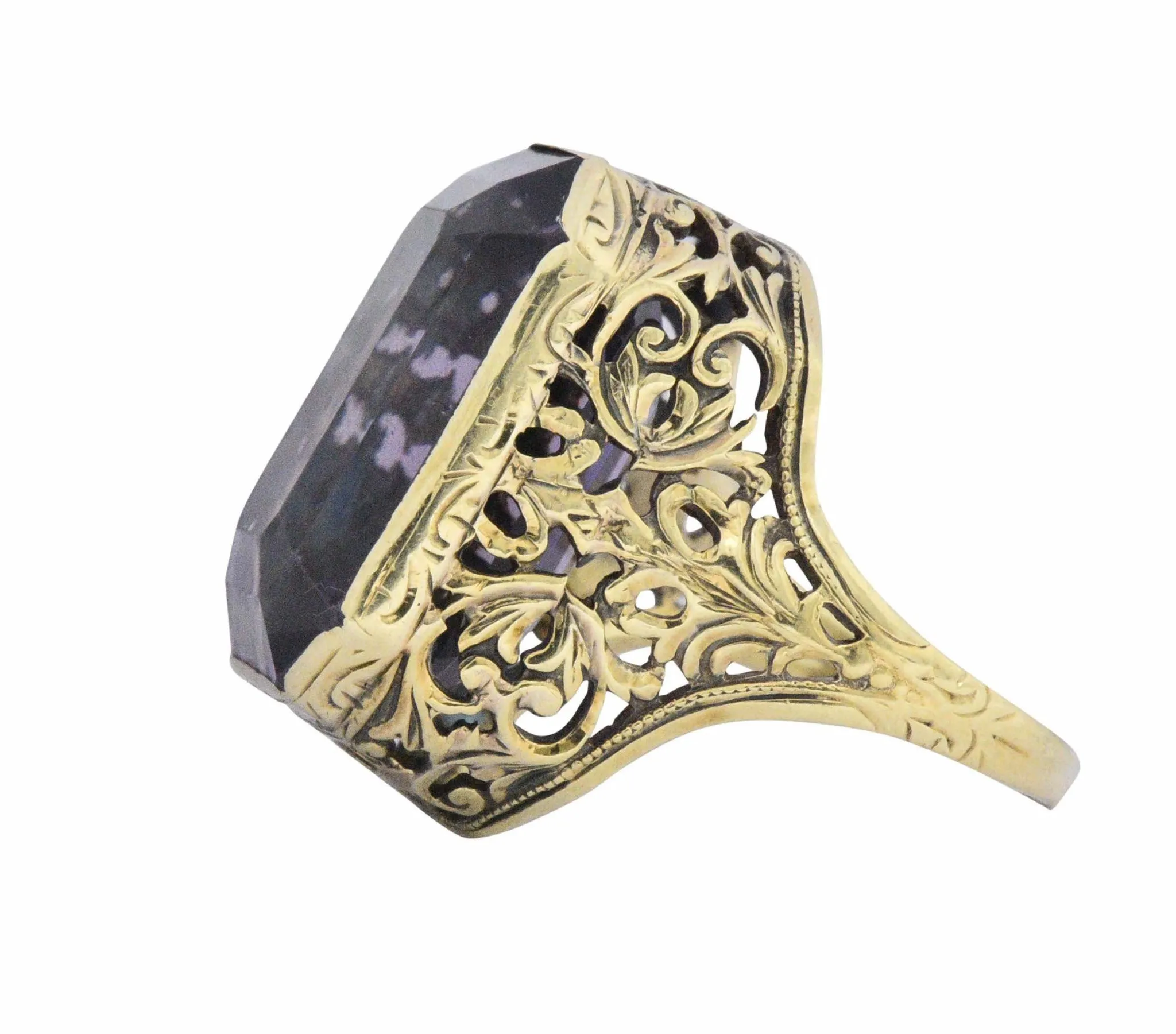 Art Nouveau 14.00 Carat Amethyst And 18 Karat Gold Cocktail Ring