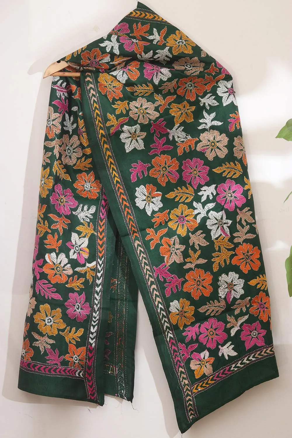 Exquisite Green Hand Embroidered Kantha Silk Stole: A Timeless Bangalore Beauty