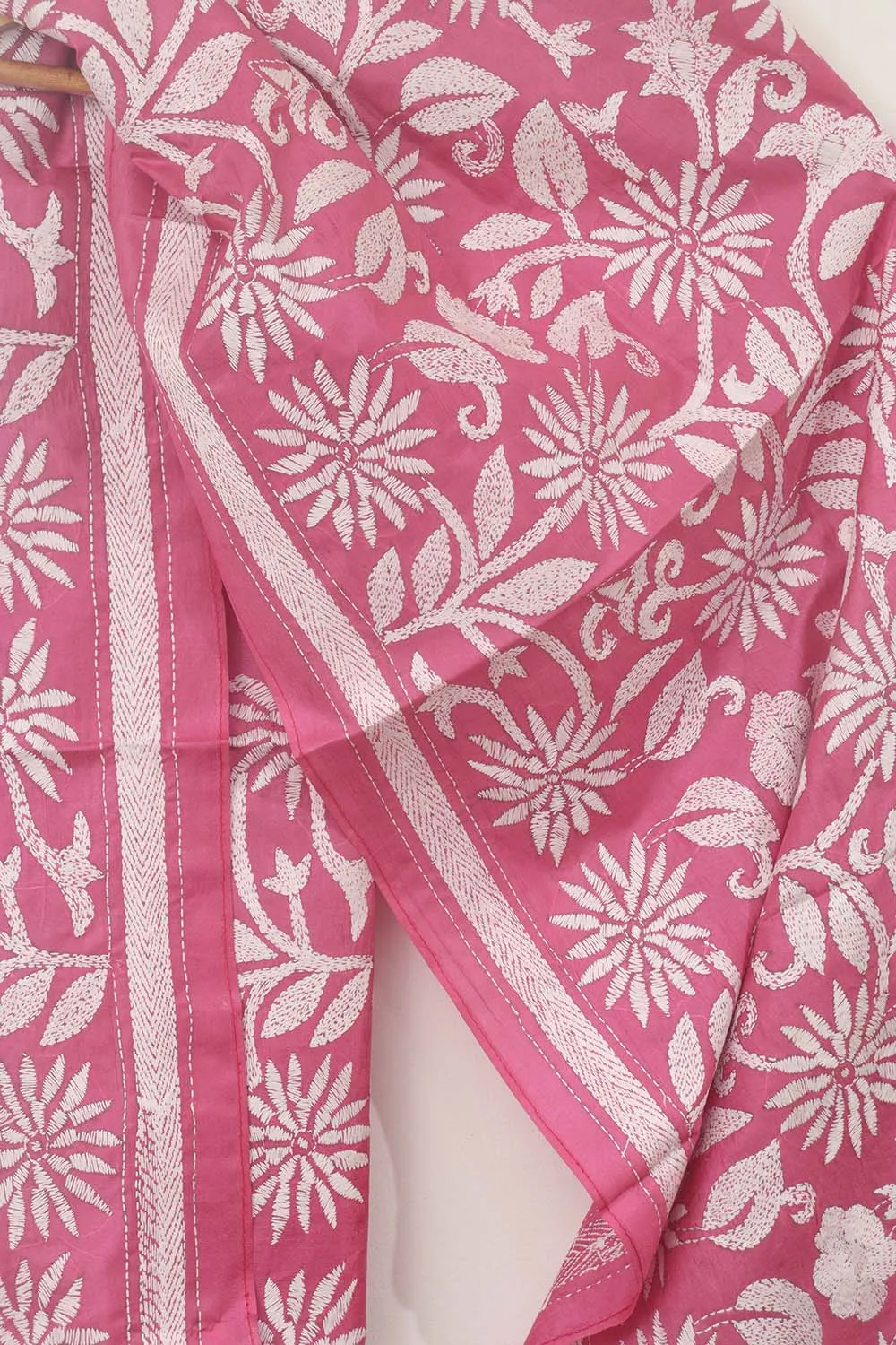 Exquisite Pink Kantha Silk Stole: Hand-Embroidered Elegance