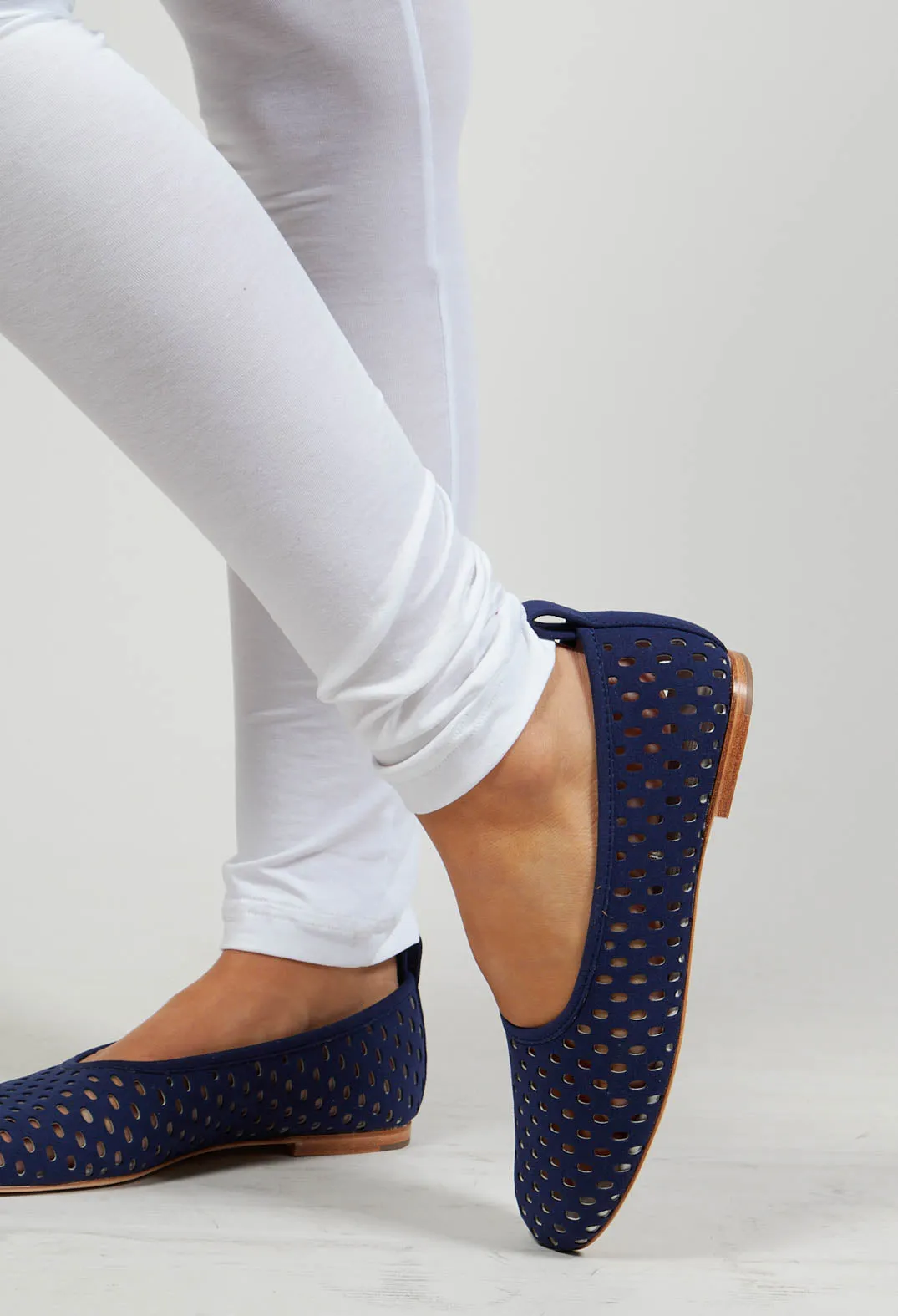 Net Style Cut Out Pumps in Azur