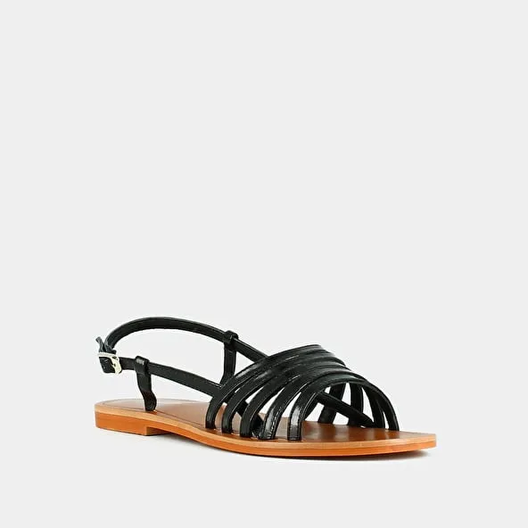 Strappy sandals with open toes in black patent