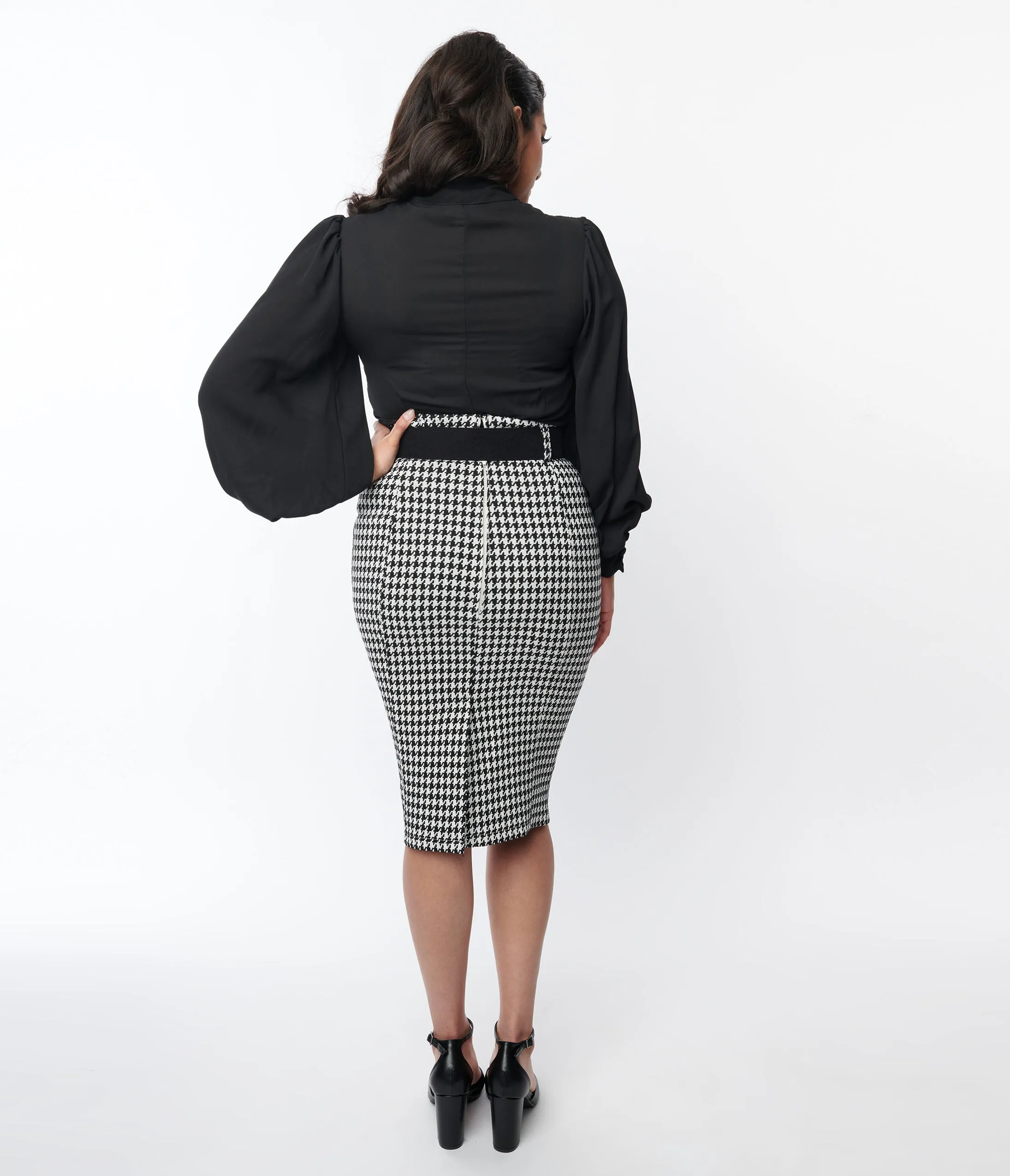 Unique Vintage Black & White Houndstooth Belted Pencil Skirt